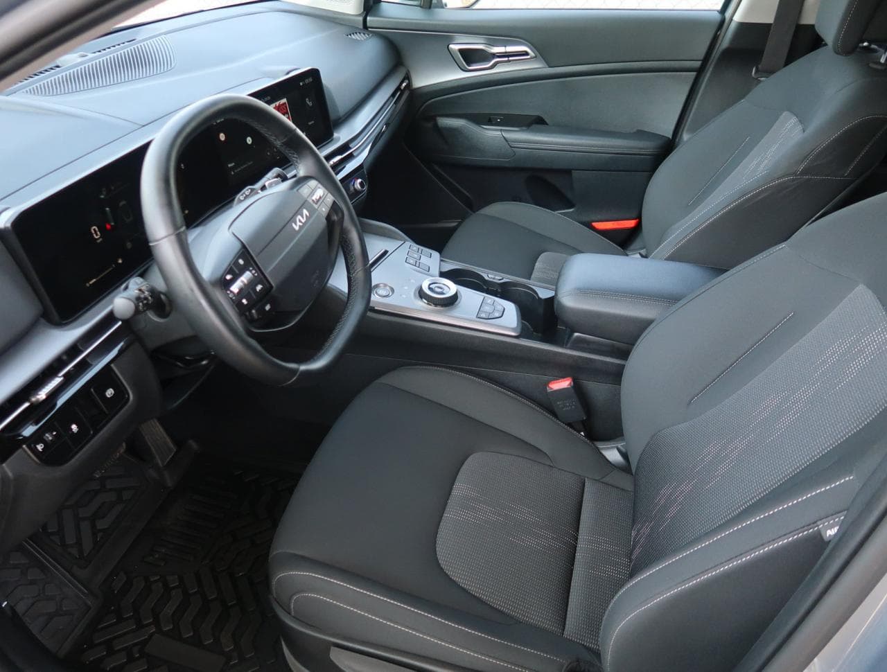 2025 Kia SPORTAGE - 16