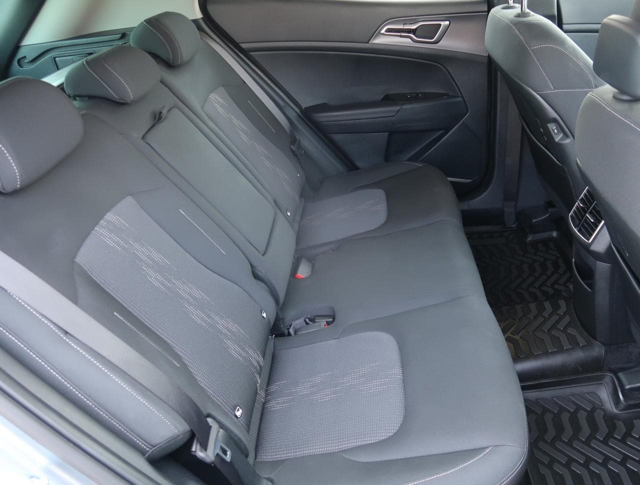 2025 Kia SPORTAGE - 13