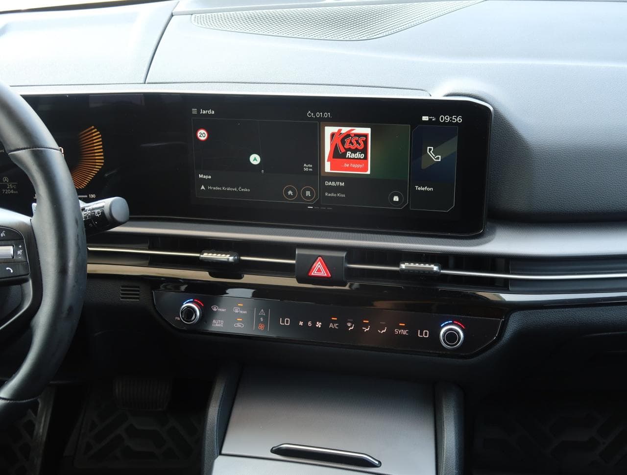 2025 Kia SPORTAGE - 18