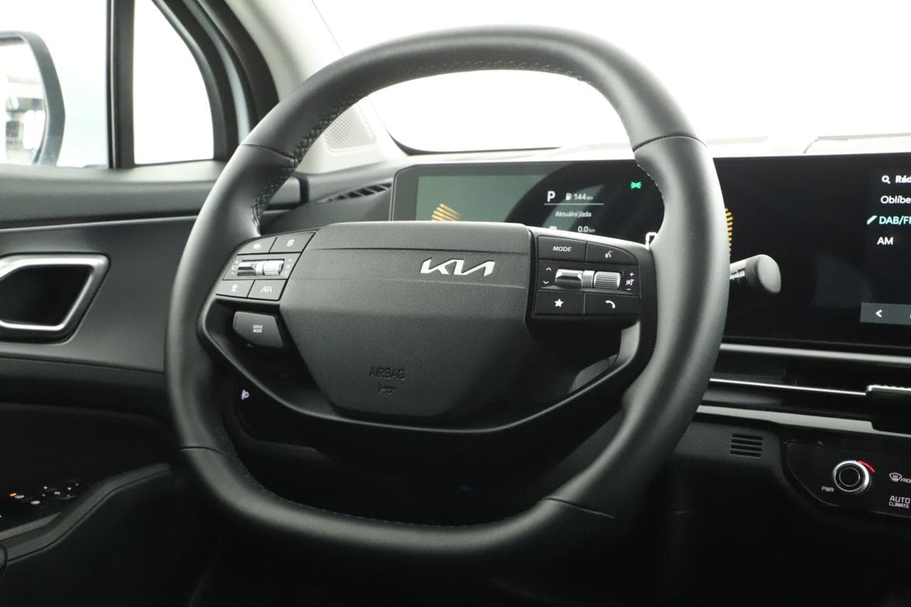 2025 Kia SPORTAGE - 14
