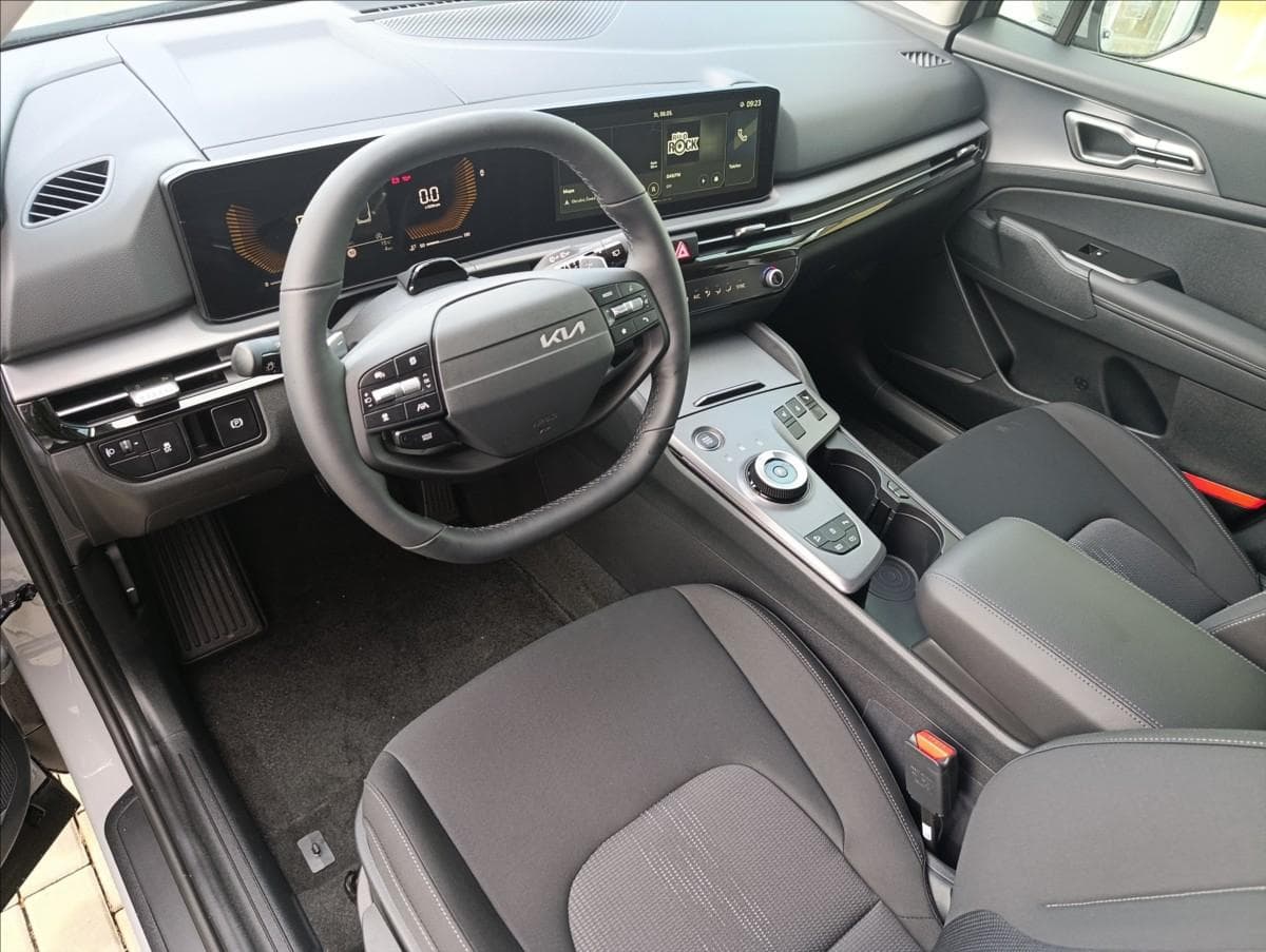 2025 Kia SPORTAGE - 3