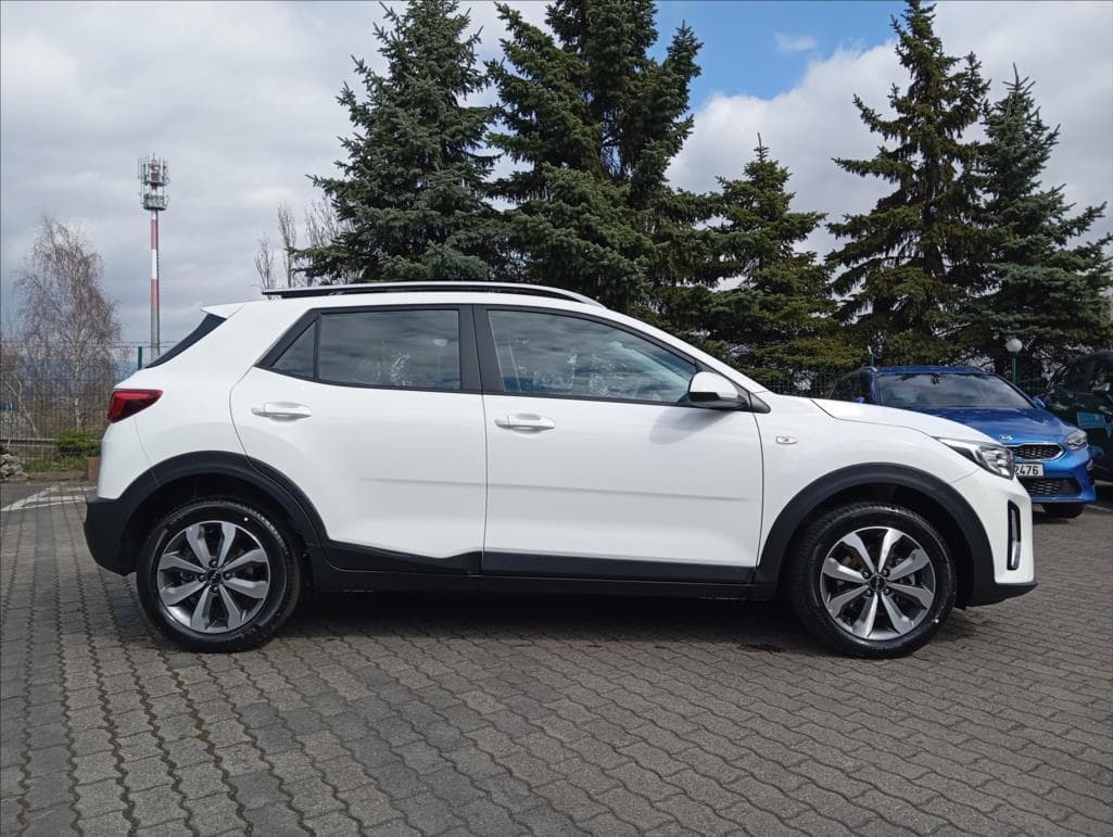 2025 Kia STONIC - 10