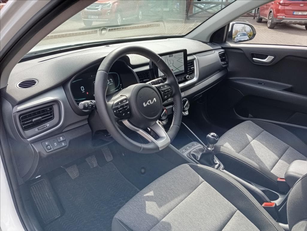 2025 Kia STONIC - 14