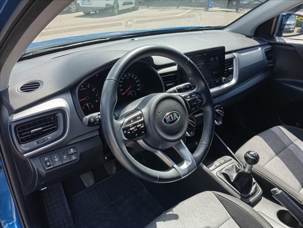 2021 Kia STONIC - 15