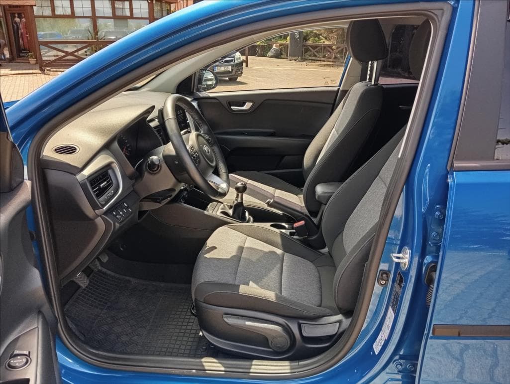 2021 Kia STONIC - 13