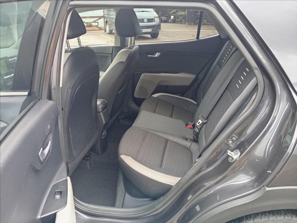 2019 Kia STONIC - 20