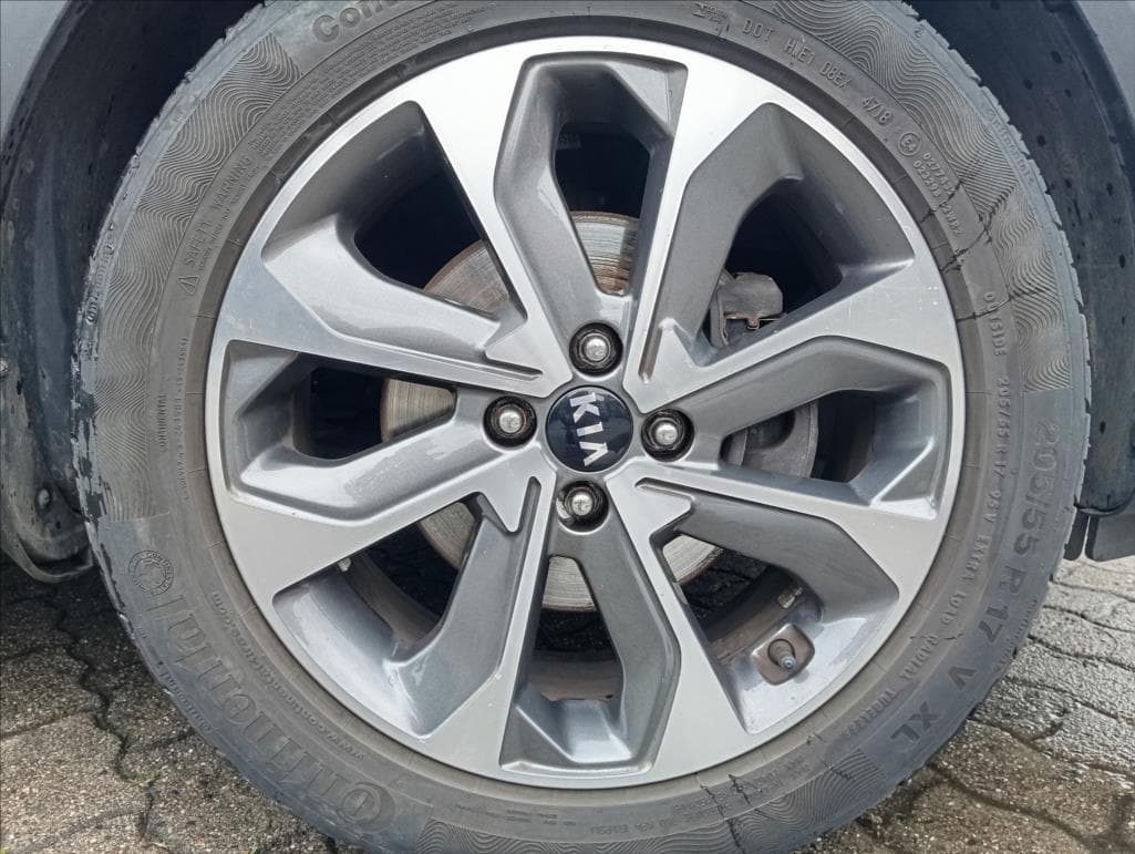 2019 Kia STONIC - 16