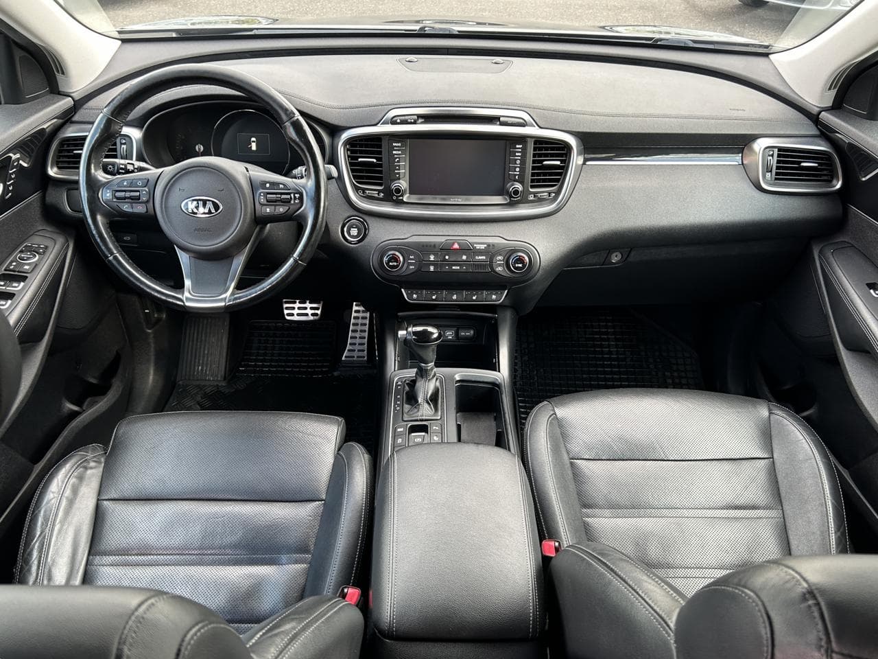 2019 Kia SORENTO - 8