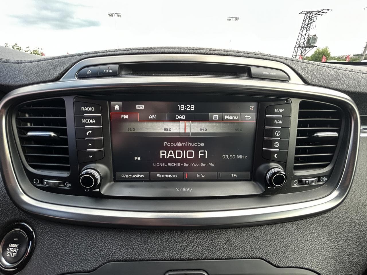 2019 Kia SORENTO - 16