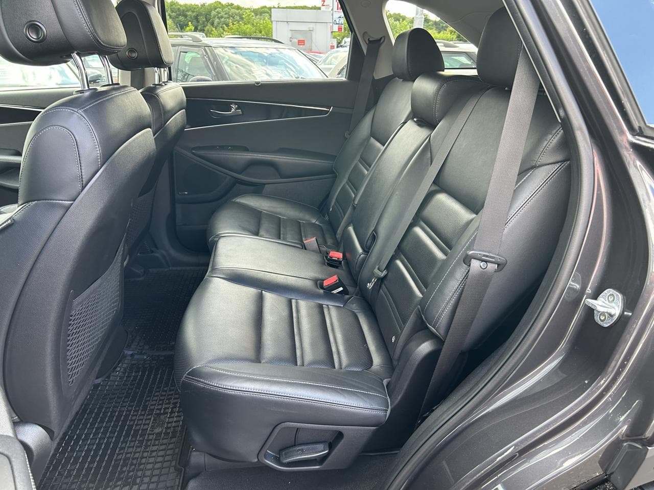 2019 Kia SORENTO - 10
