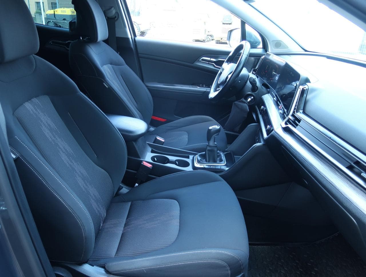 2022 Kia SPORTAGE - 12