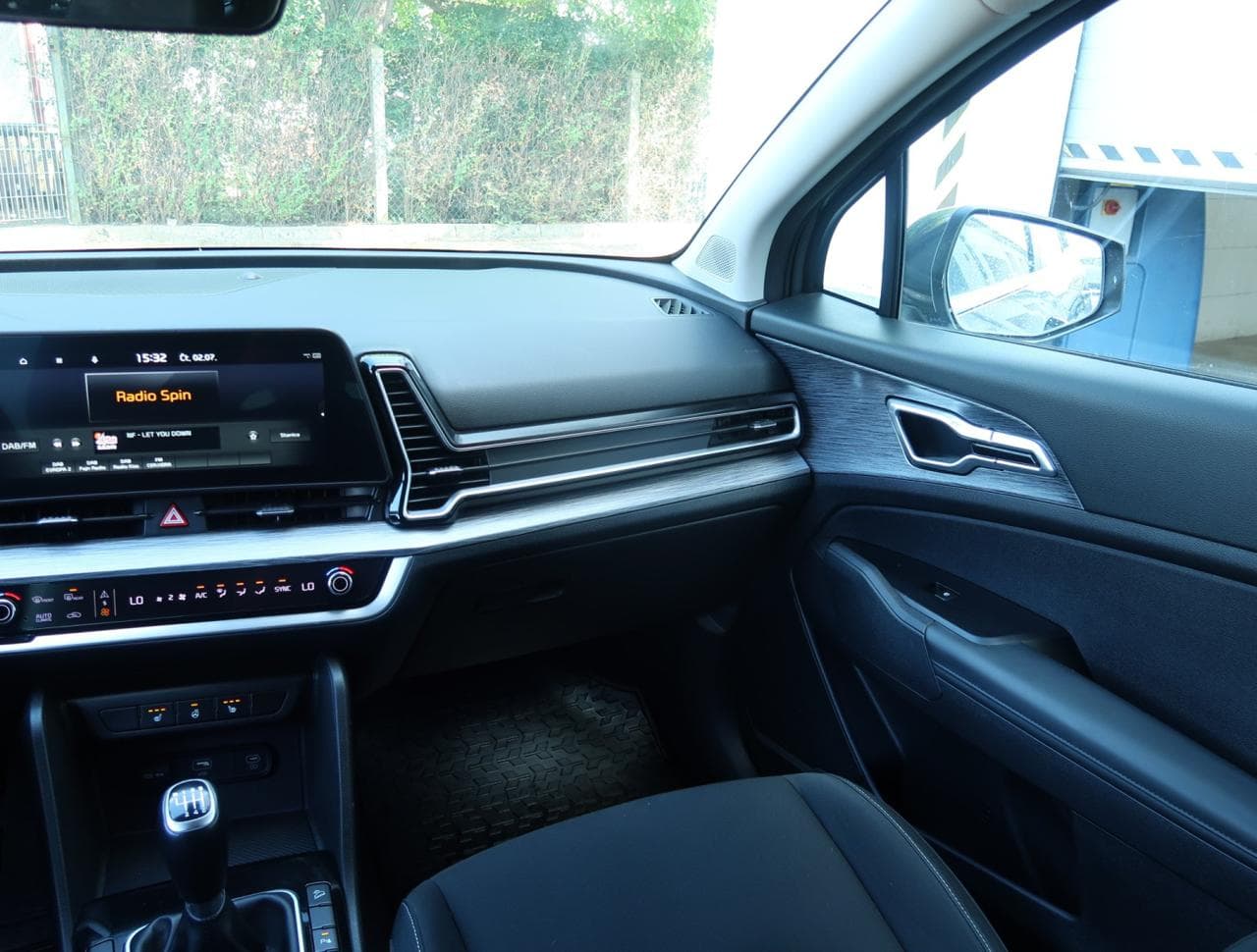 2022 Kia SPORTAGE - 11