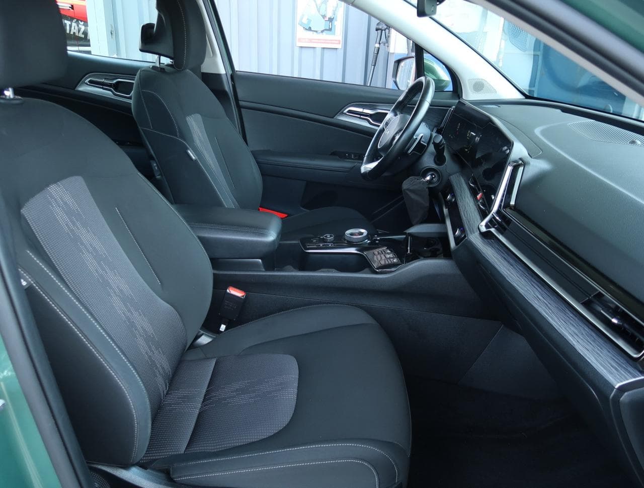 2022 Kia SPORTAGE - 12