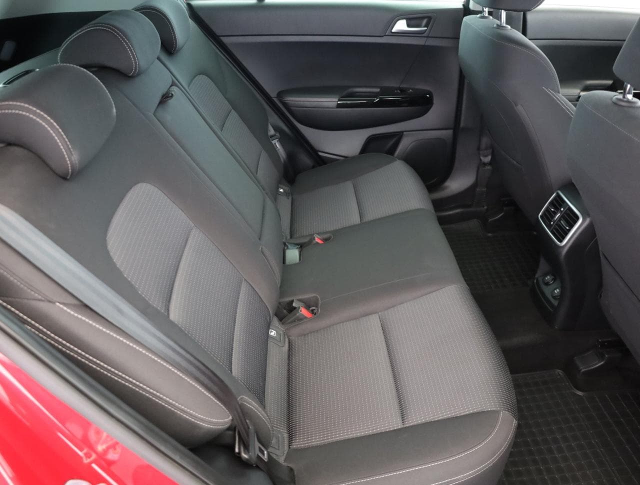 2019 Kia SPORTAGE - 11