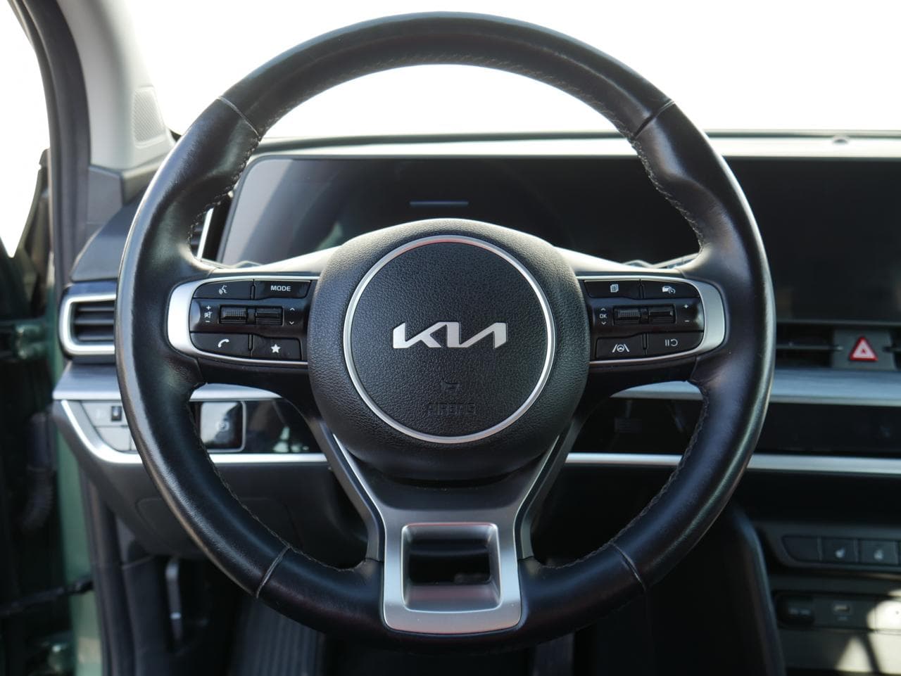 2022 Kia SPORTAGE - 17