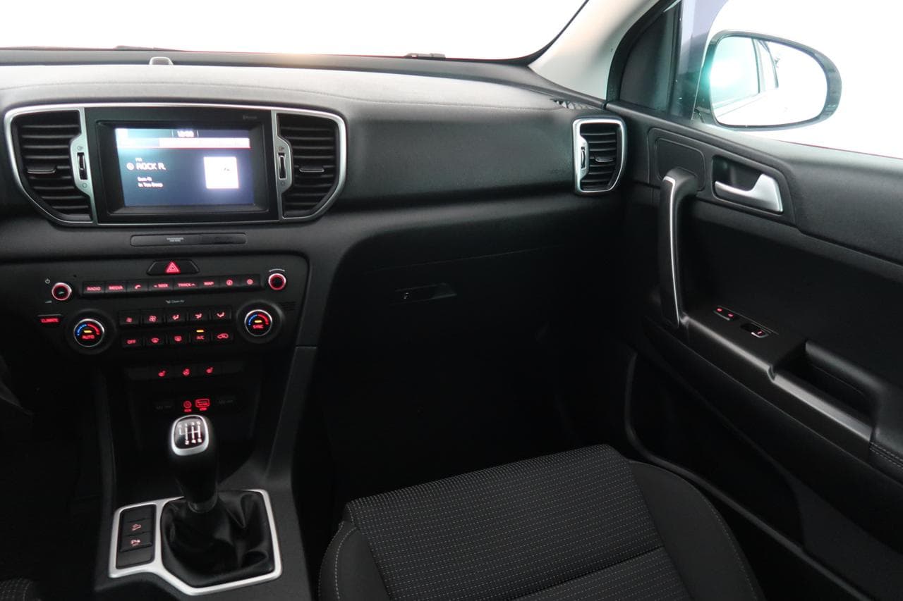 2017 Kia SPORTAGE - 11