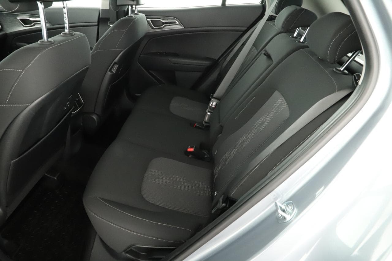 2023 Kia SPORTAGE - 12