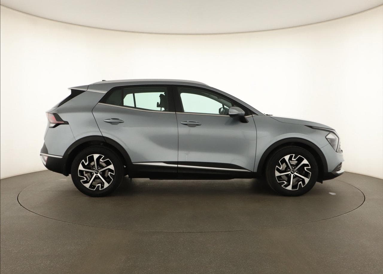 2023 Kia SPORTAGE - 8