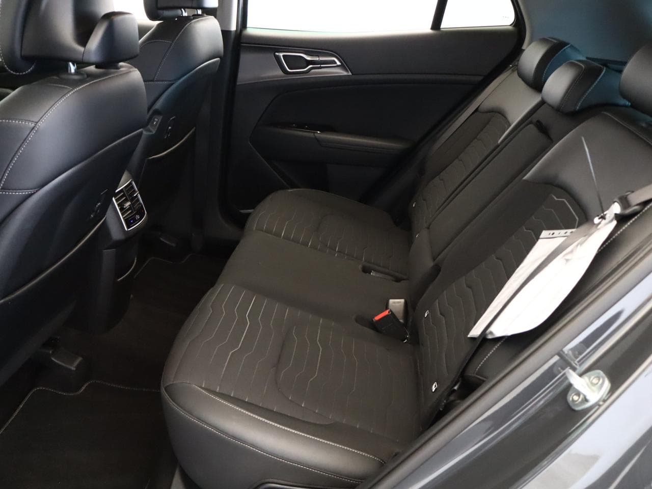 2022 Kia SPORTAGE - 13