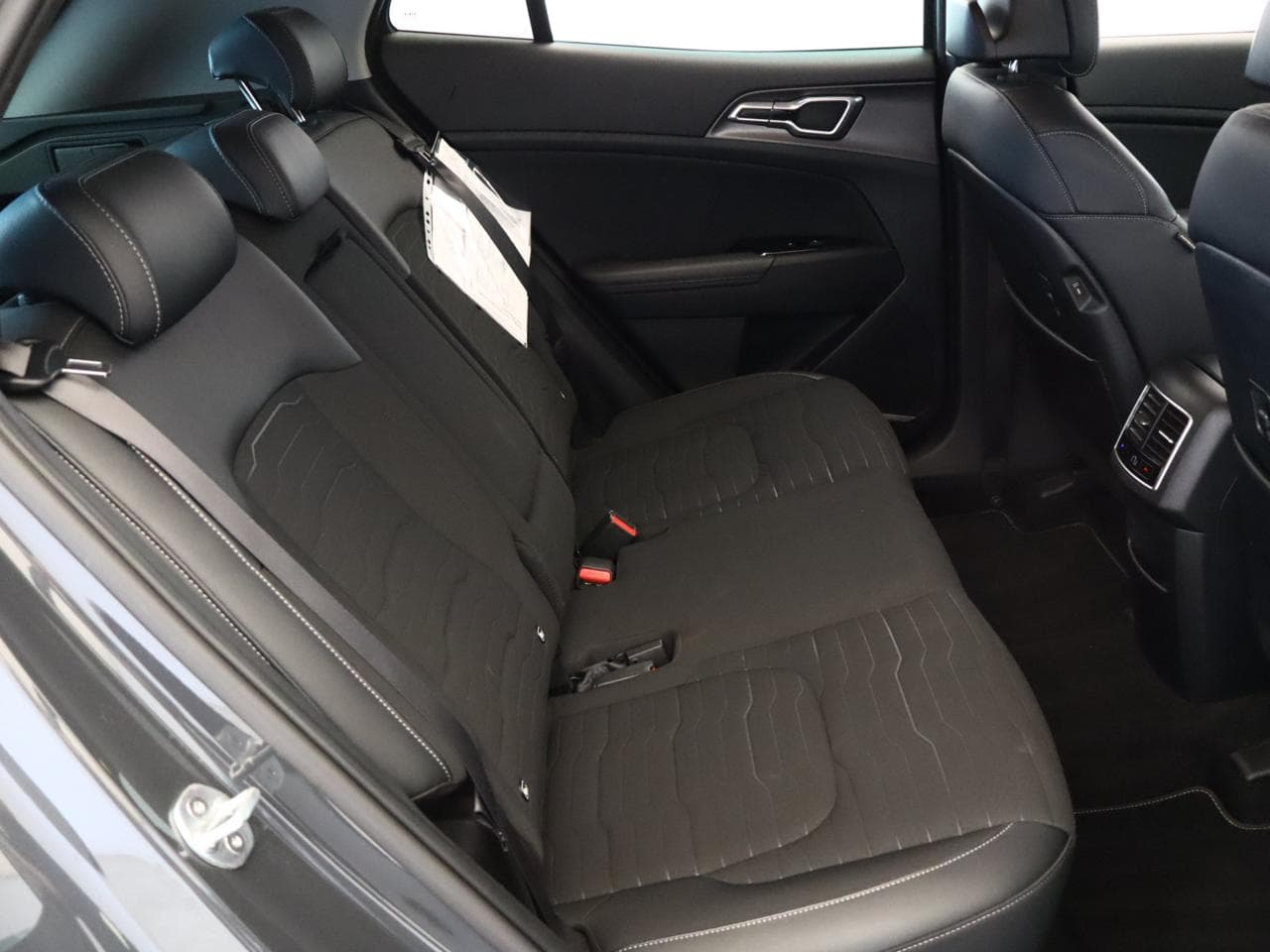 2022 Kia SPORTAGE - 11