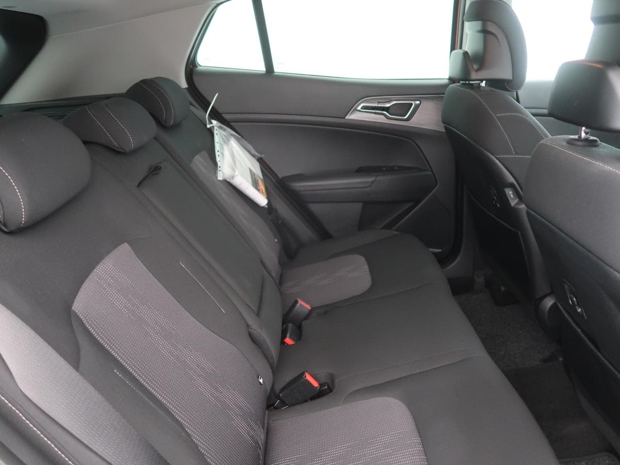 2023 Kia SPORTAGE - 13