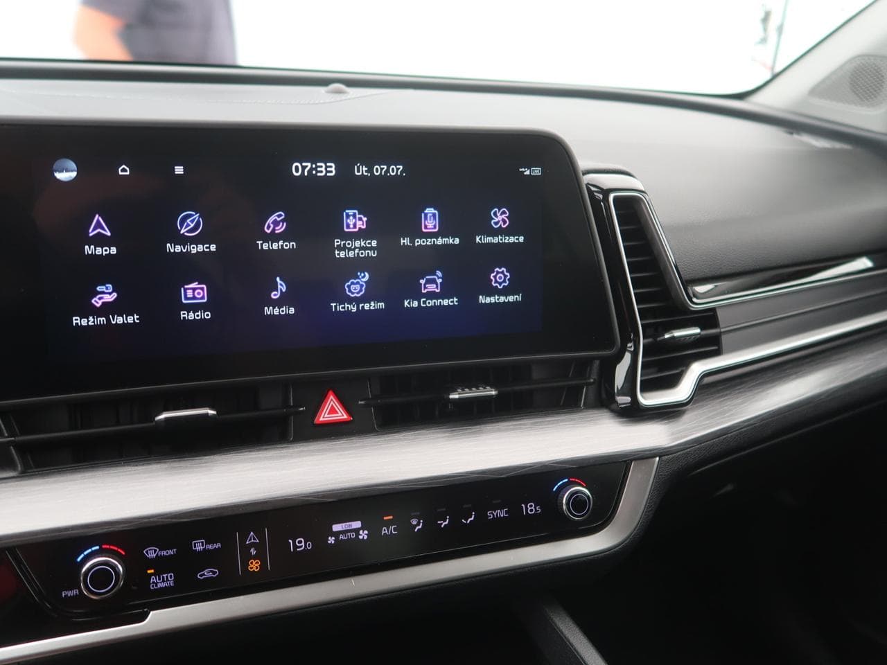 2023 Kia SPORTAGE - 18