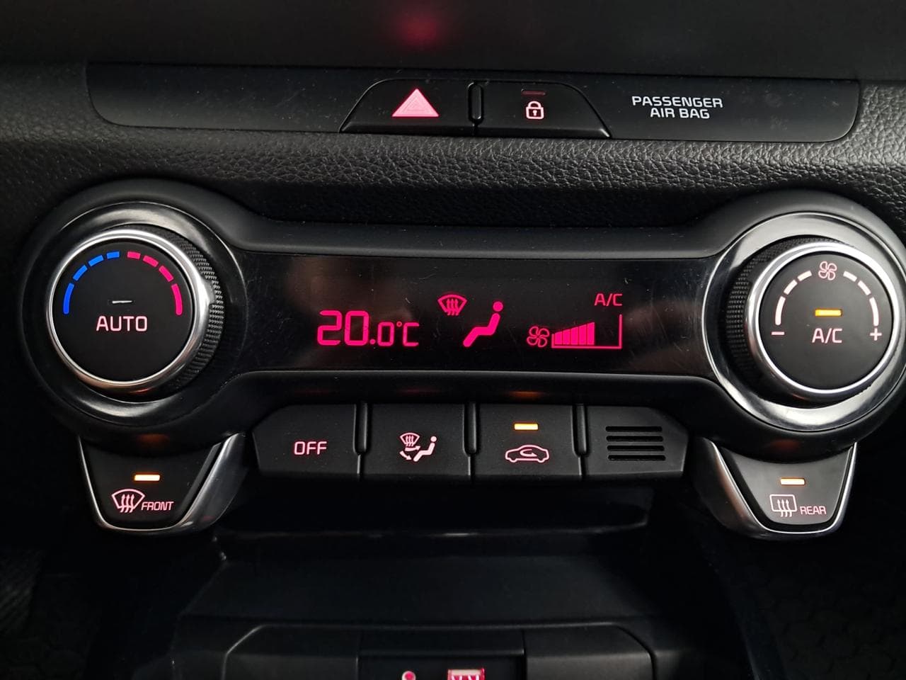 2020 Kia STONIC - 19