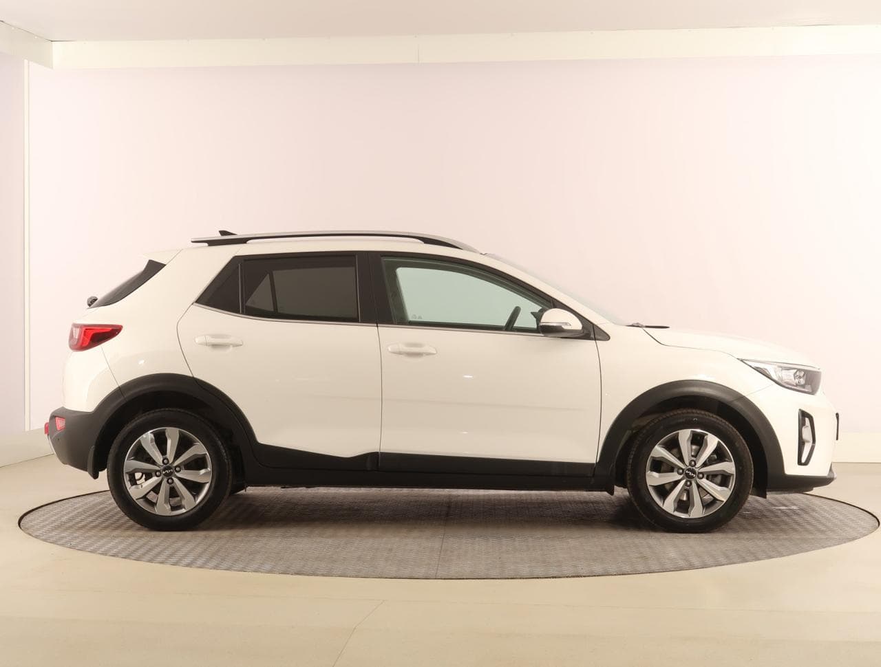 2024 Kia STONIC - 8