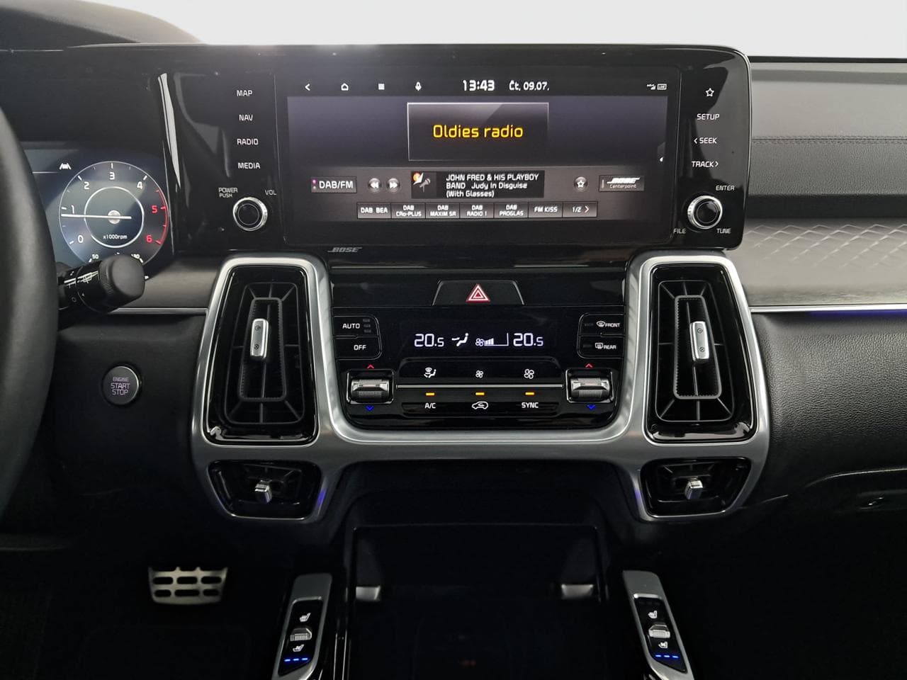 2023 Kia SORENTO - 18