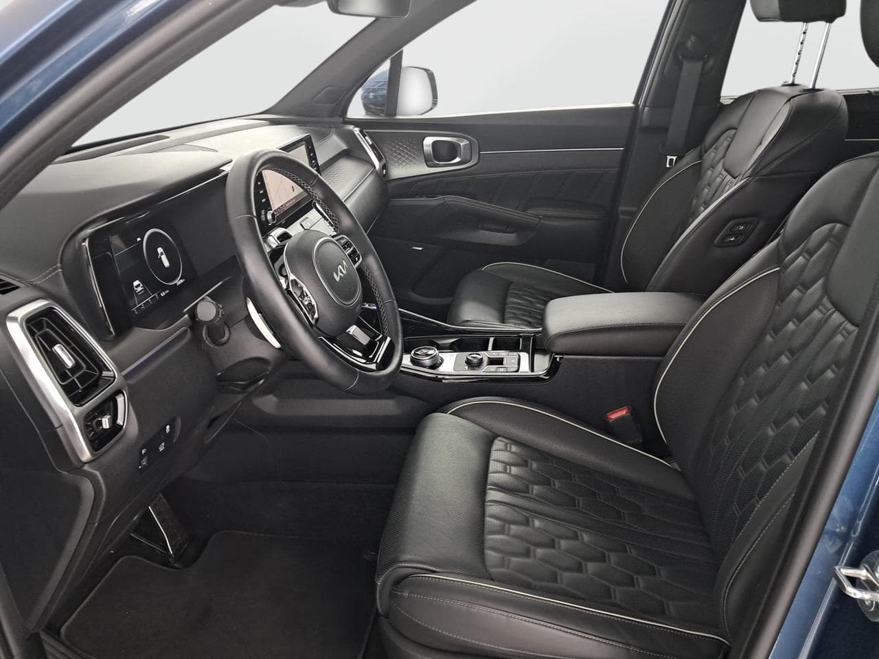 2023 Kia SORENTO - 16