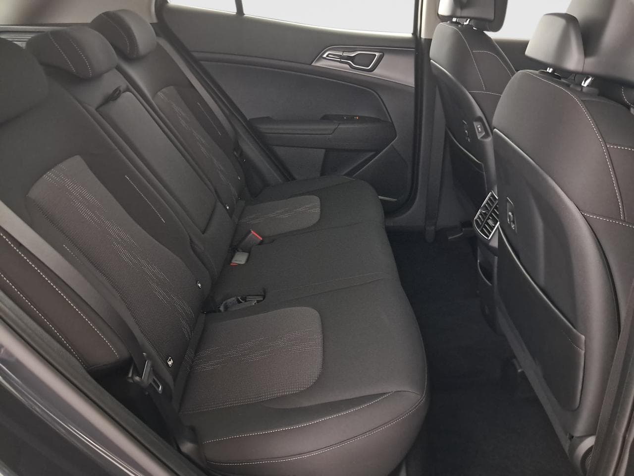 2026 Kia SPORTAGE - 13