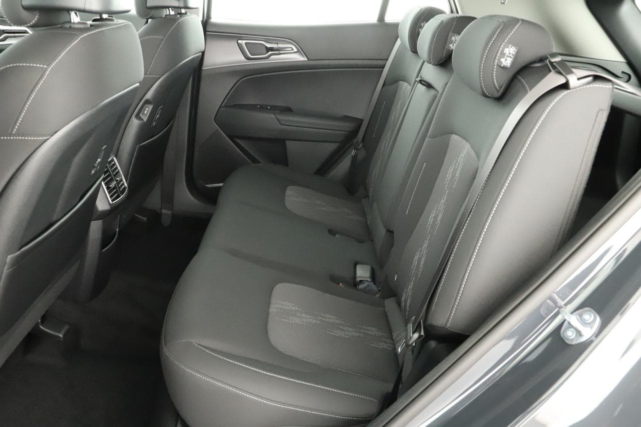 2026 Kia SPORTAGE - 11