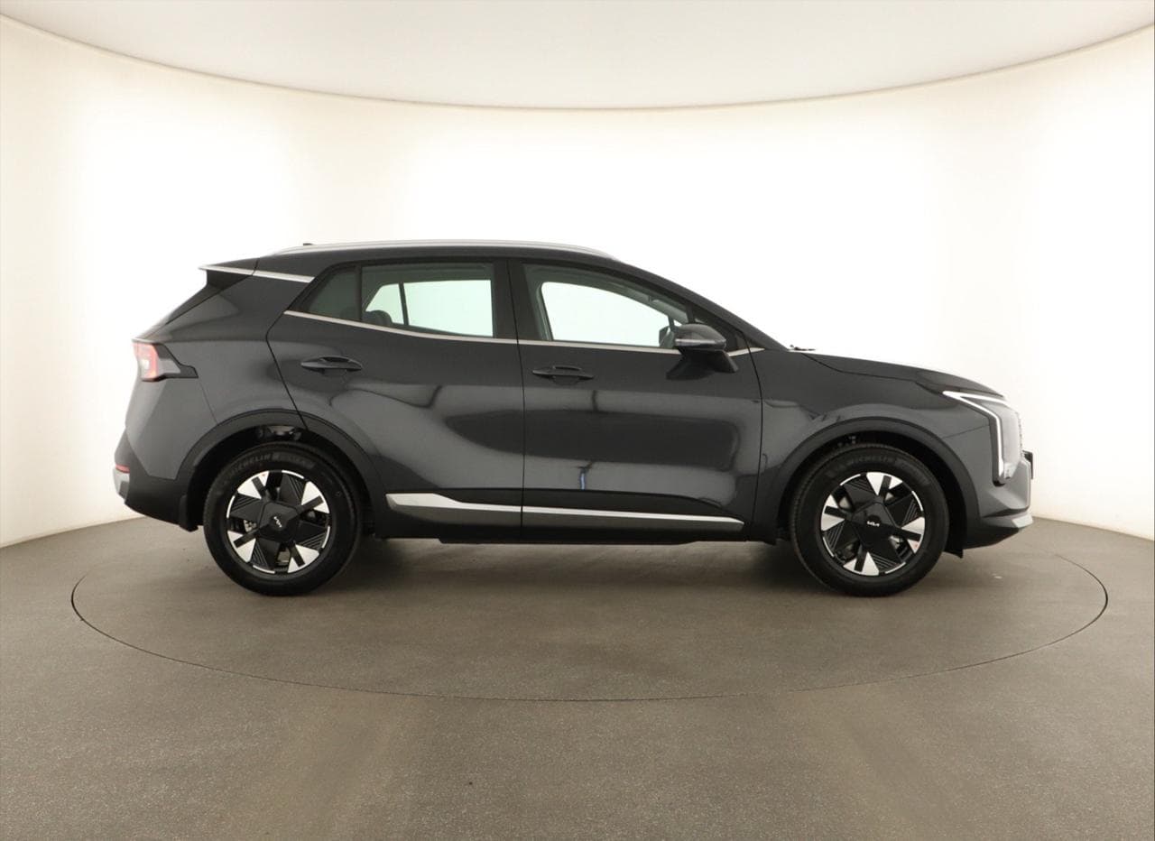 2026 Kia SPORTAGE - 8