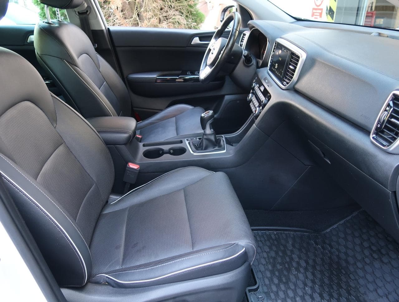 2019 Kia SPORTAGE - 12