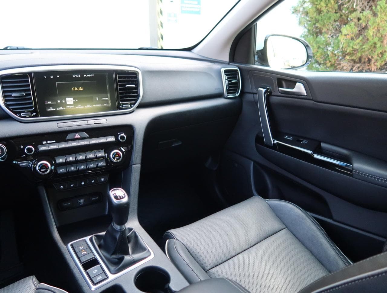 2019 Kia SPORTAGE - 11