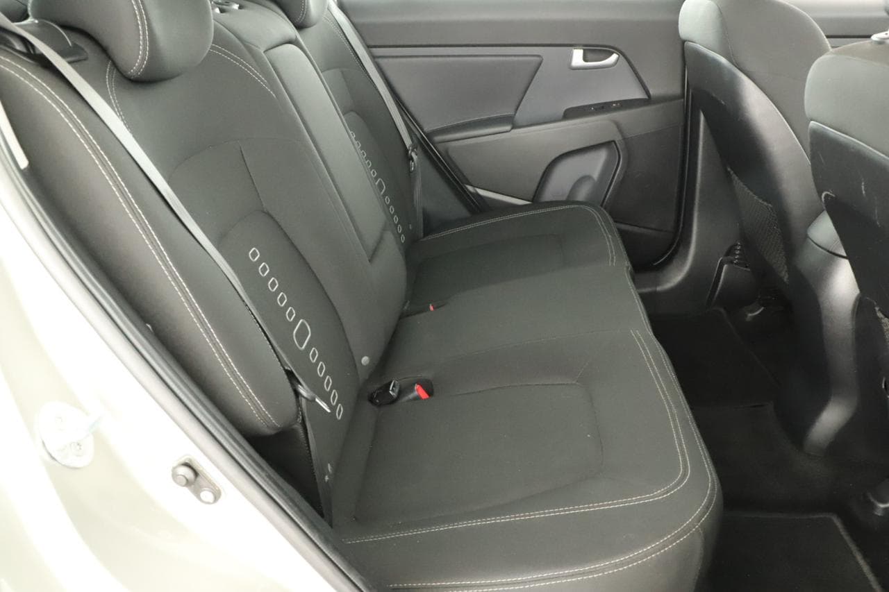 2012 Kia SPORTAGE - 11