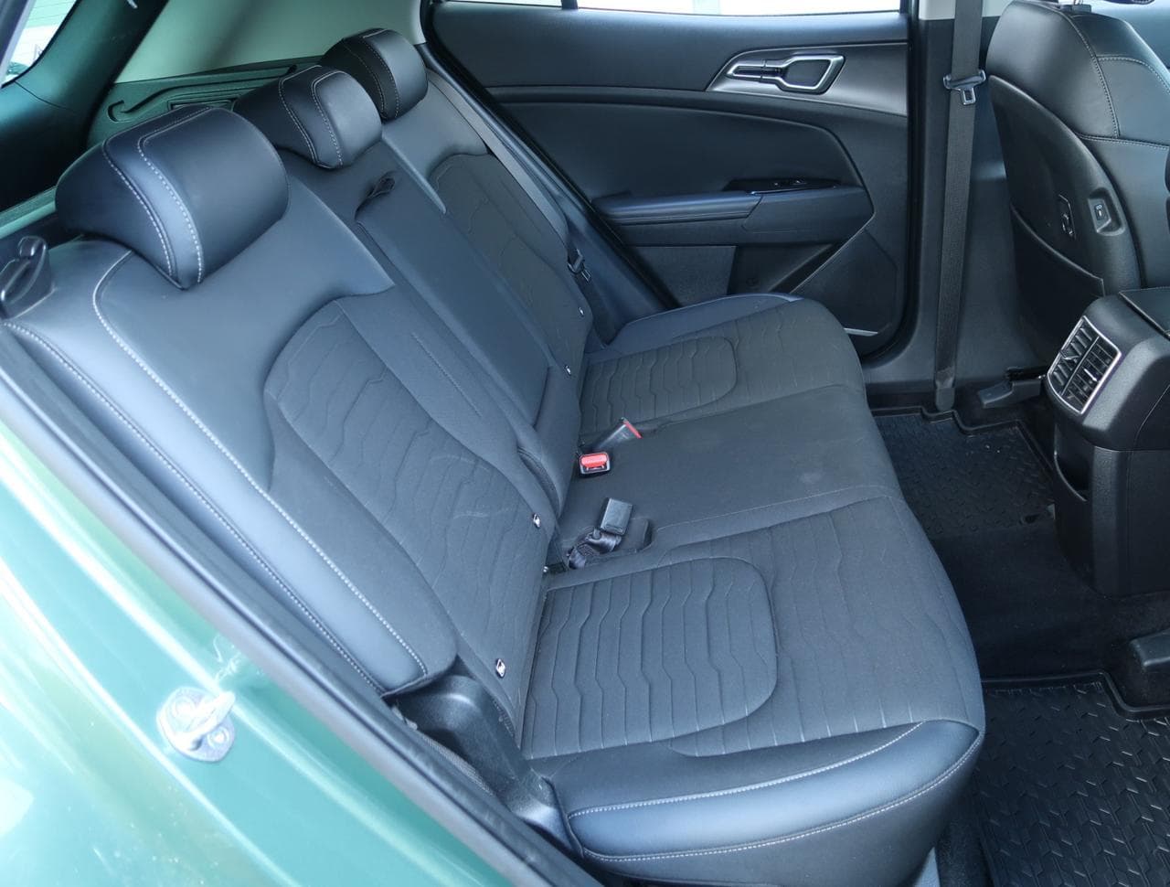 2023 Kia SPORTAGE - 13