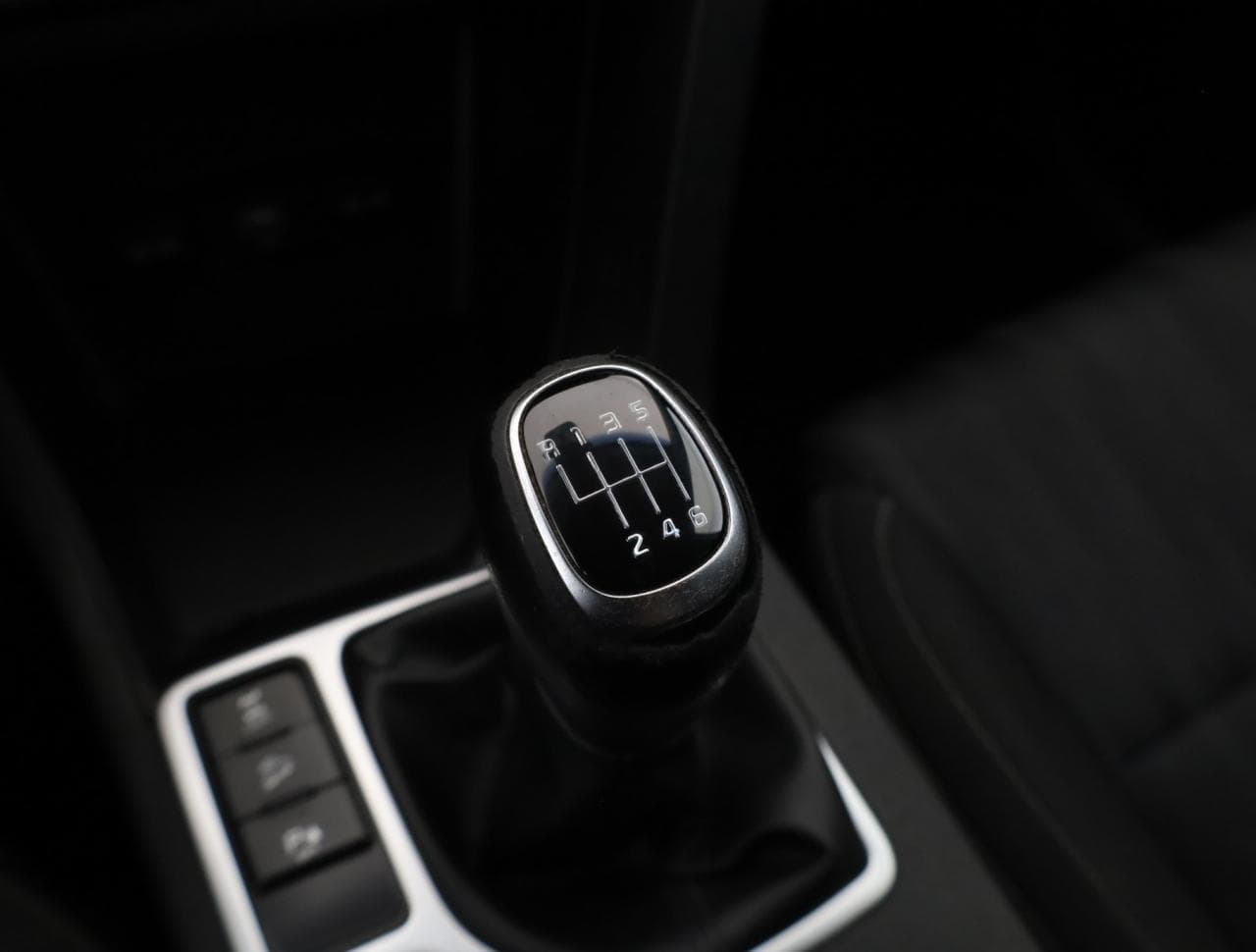 2020 Kia SPORTAGE - 17