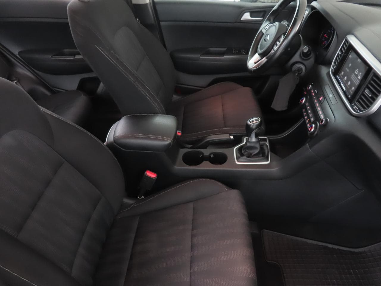 2019 Kia SPORTAGE - 12