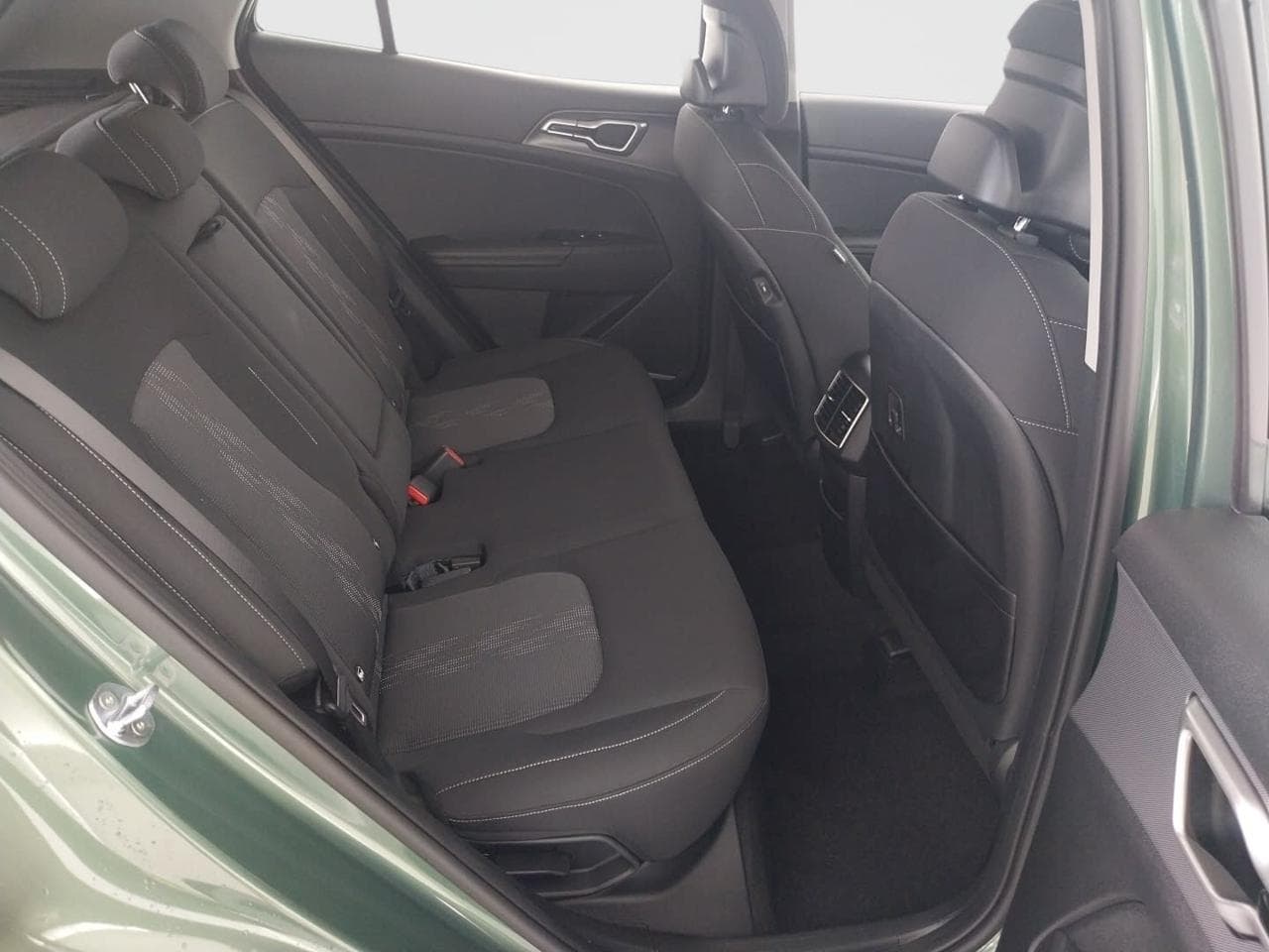 2026 Kia SPORTAGE - 13