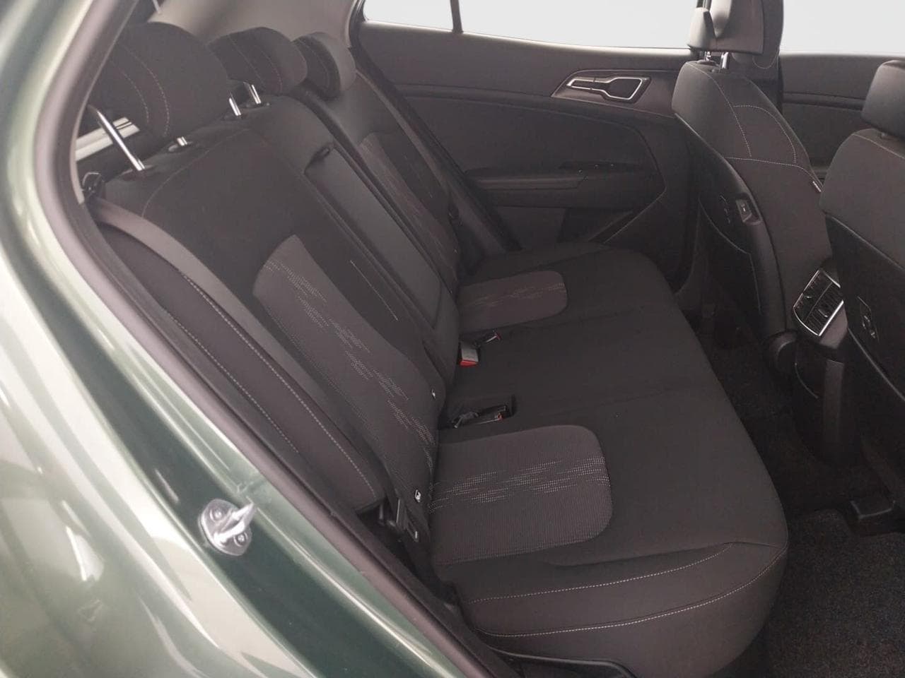 2023 Kia SPORTAGE - 13