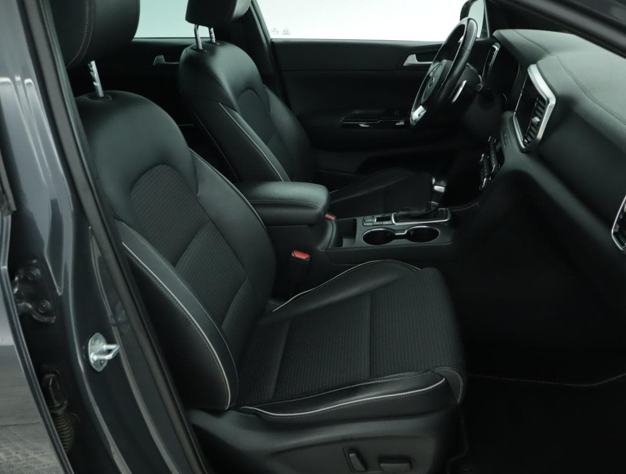 2019 Kia SPORTAGE - 12