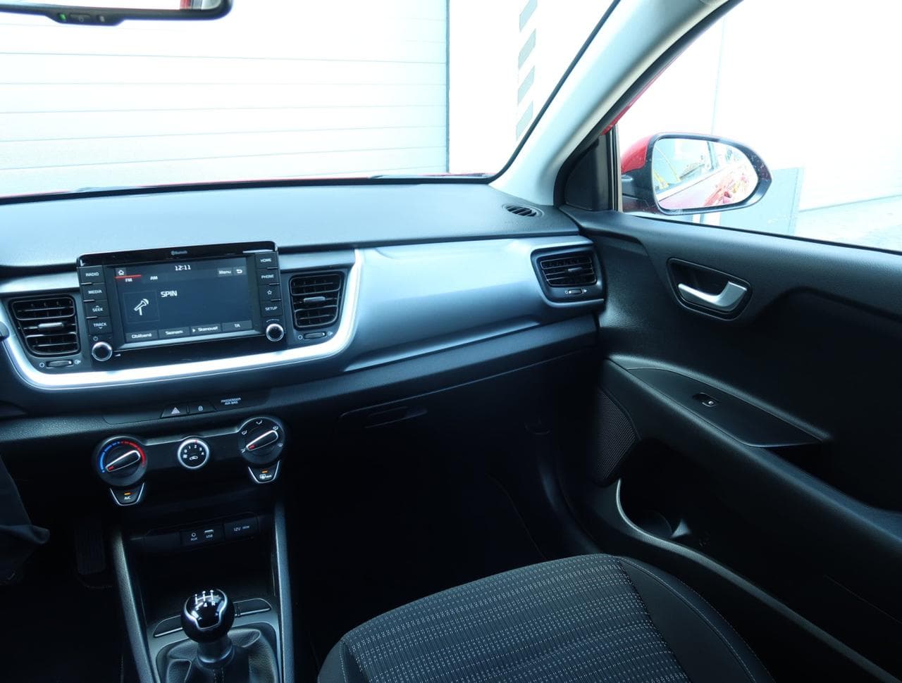 2018 Kia STONIC - 11