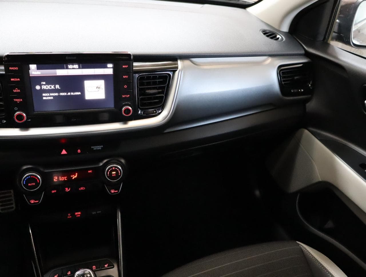 2020 Kia STONIC - 11