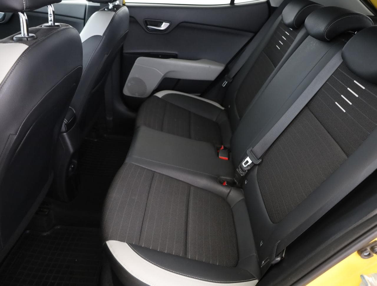 2018 Kia STONIC - 12
