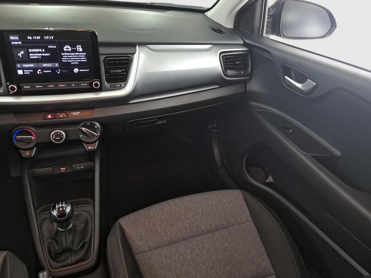 2020 Kia STONIC - 11