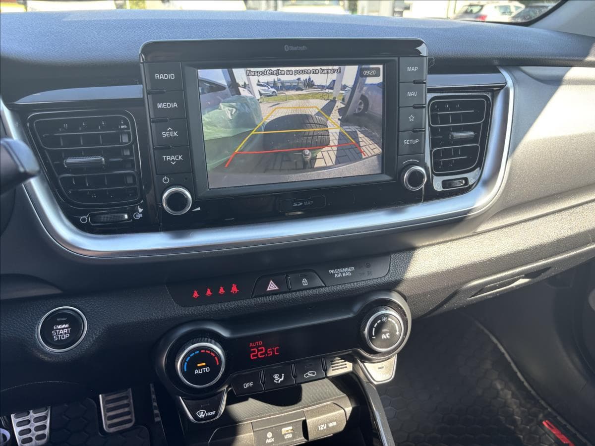 2018 Kia STONIC - 18