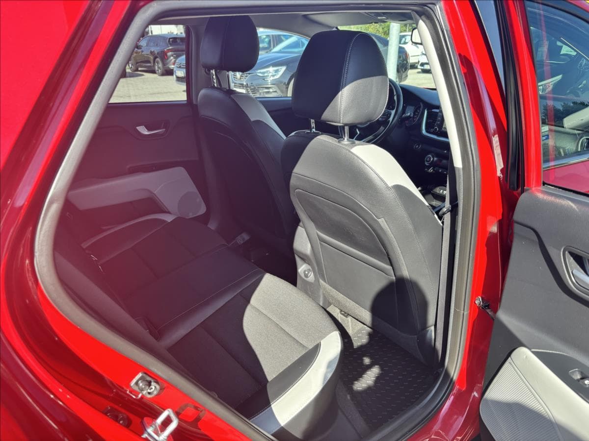 2018 Kia STONIC - 12