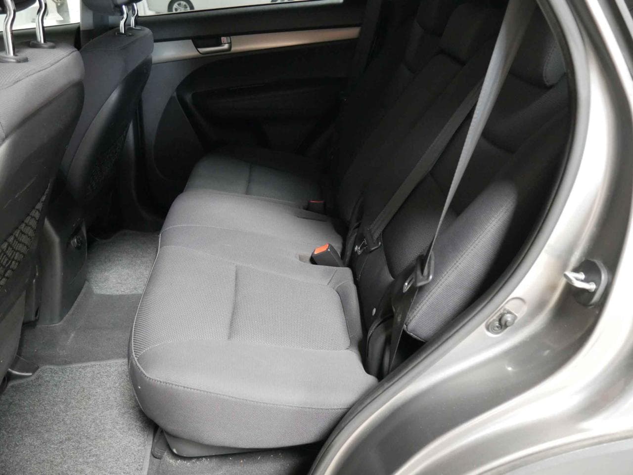 2010 Kia SORENTO - 11