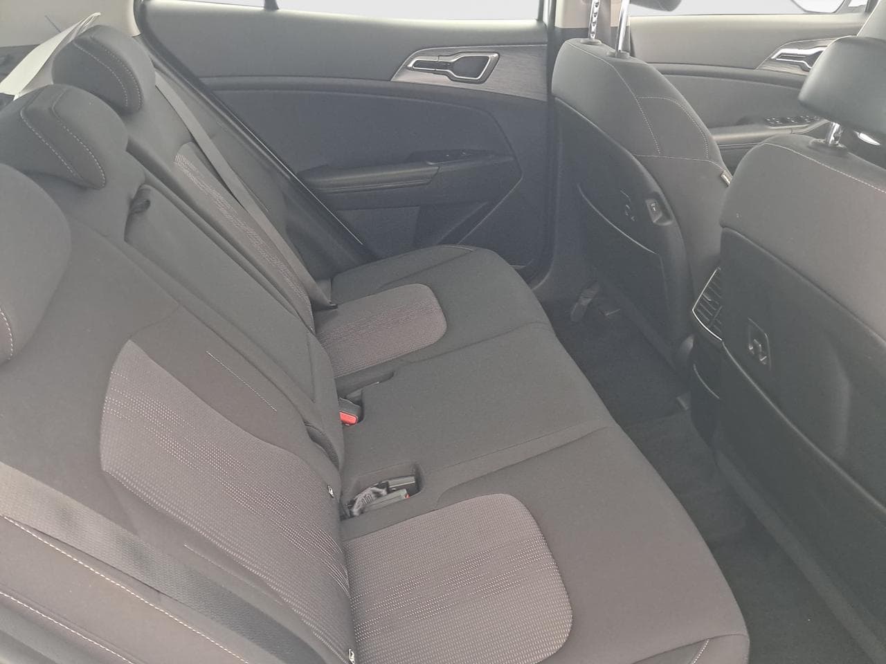 2022 Kia SPORTAGE - 13